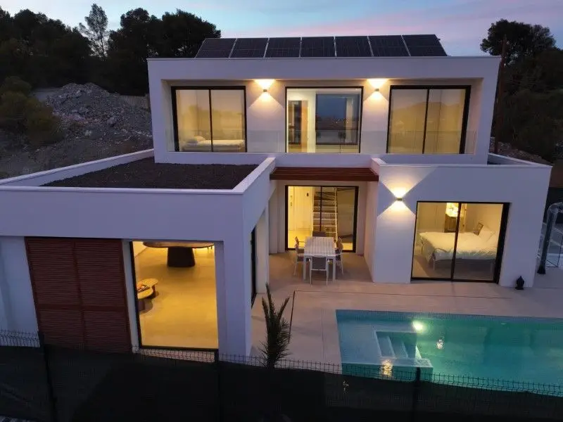Villa de Lujo con Vistas al Mar en Urbanizaci
ón Privada