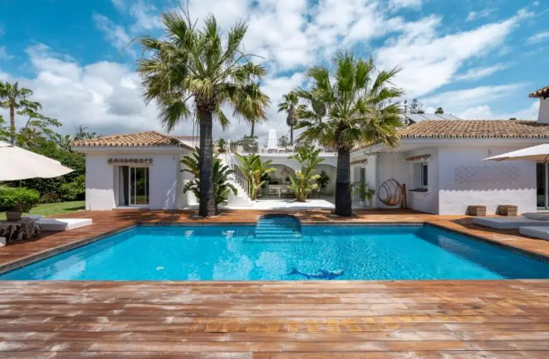 Villa en Venta Marbesa 5 Dormitorios Piscina Cerca de la Playa
