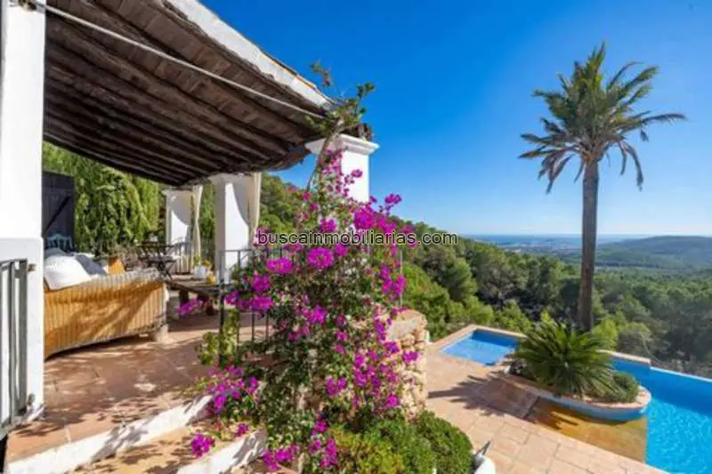 Villa en venta en El Espinar: Finca histórica con 7 dormitorios y vistas panorámicas