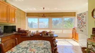 Chalet en Venta en Marbella Centro: Villa Familiar con Piscina y Jardin
