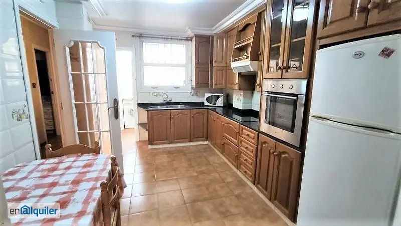 Alquiler Piso Amueblado Pueblo Viejo 127m2 3 Dormitorios 2 Baños
