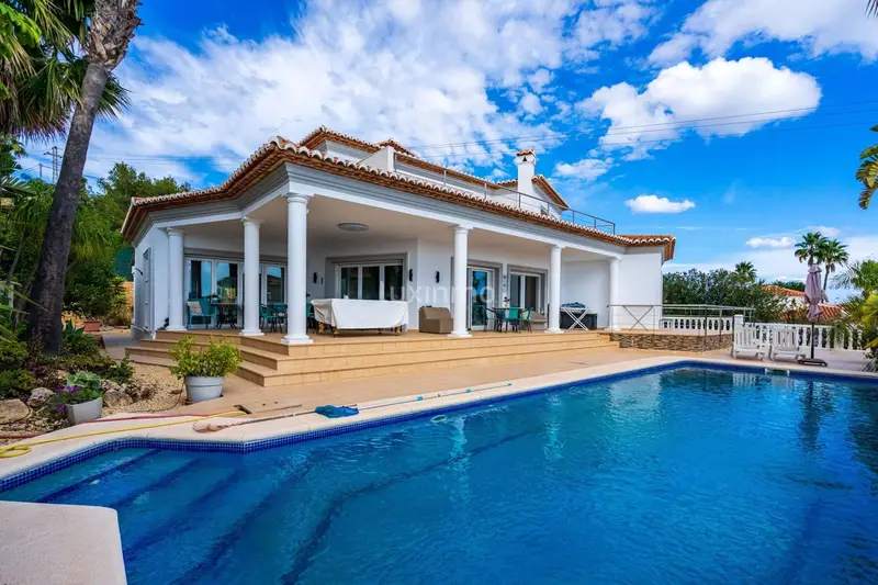 Chalet en Venta Calpe 5 Dormitorios Piscina Vistas al Mar