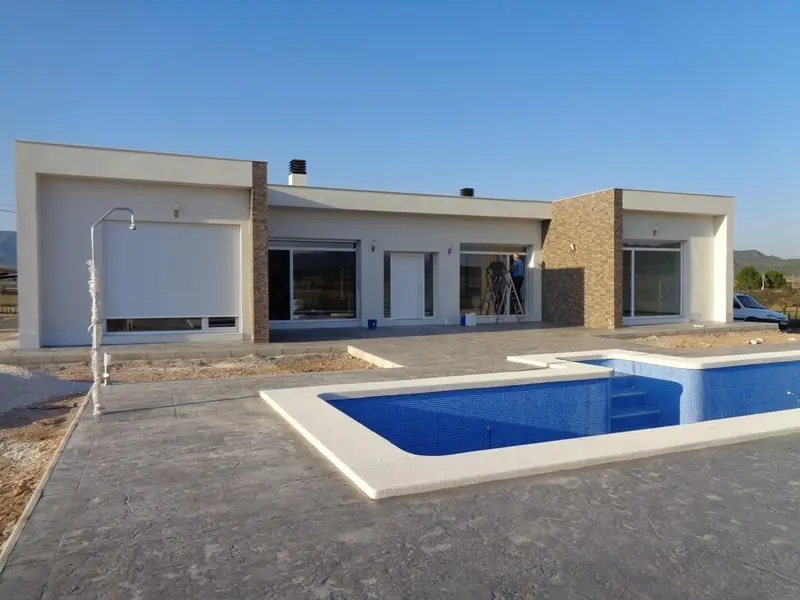 Chalet en Pinoso 3 Dormitorios Piscina Terraza Moderna