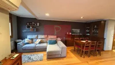 Casa Adosada en Sariegos 210m2 4 Dorm 3 Baños Garaje Jardin