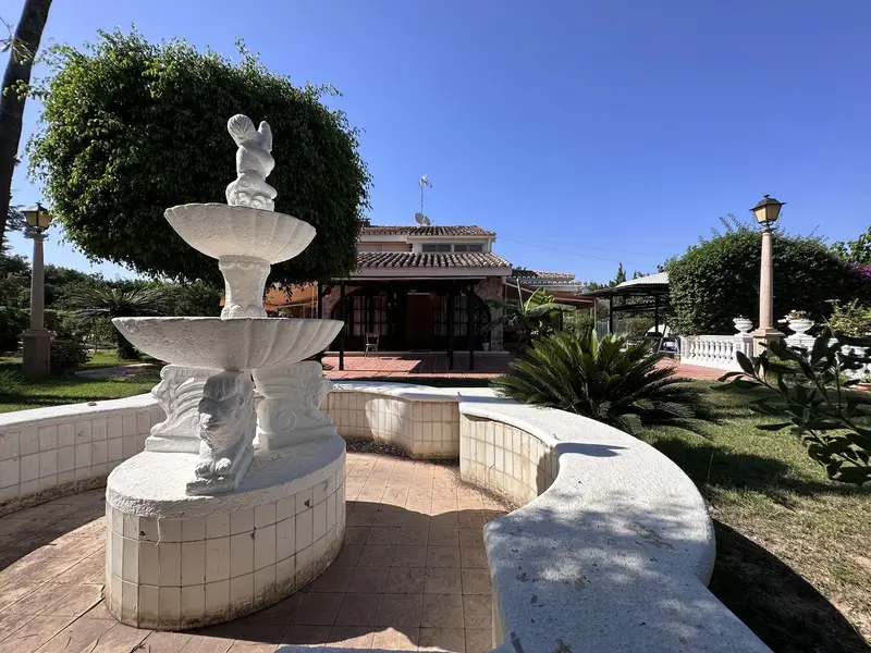 Casa Villa 5 Dormitorios Elche Piscina Jardin Estacionamiento