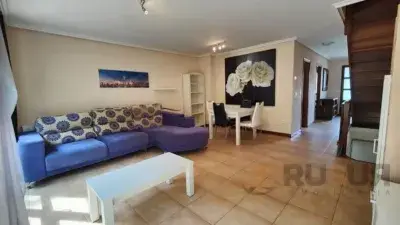Chalet en alquiler en Renedo