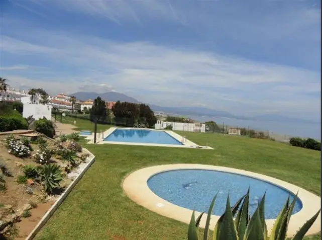 Casa adosada 3 dormitorios La Duquesa  a 110m de la playa