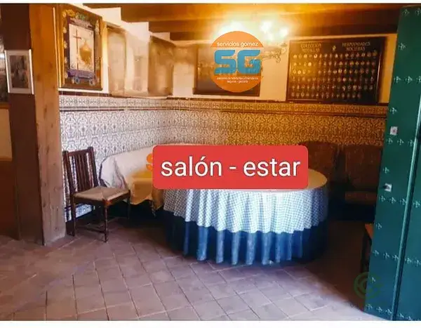 Casa Rural en El Rocío con 13 Dormitorios y Cuadra