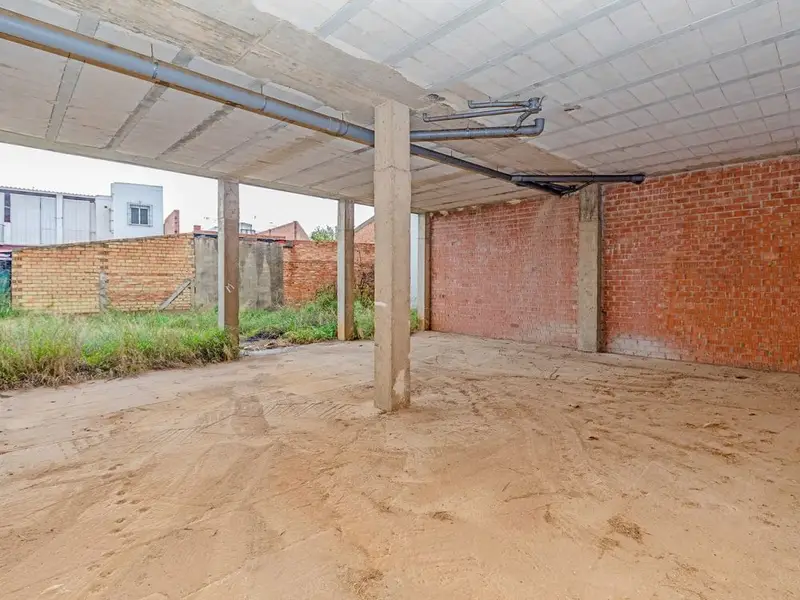Local 90m² San Juan del Puerto con Garaje