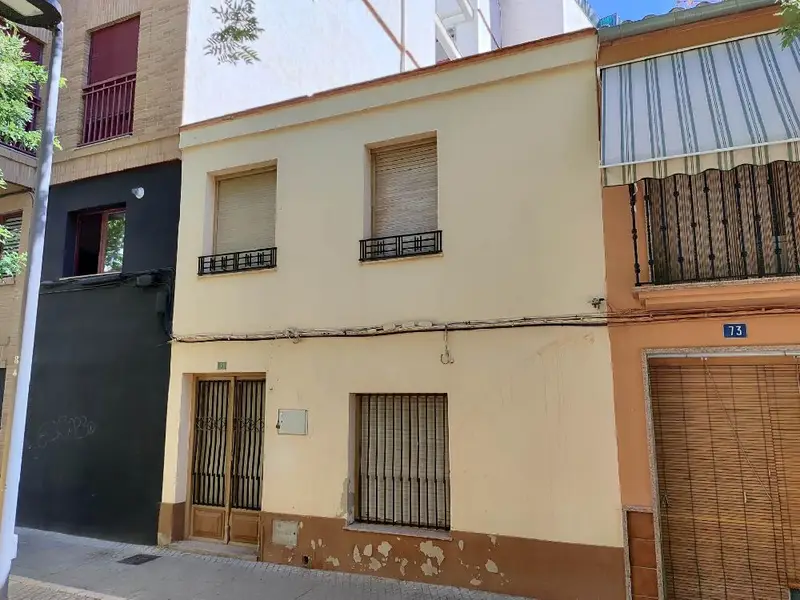 Casa en Venta Centro Almansa 5 Dormitorios 2 Banos Patio Terraza