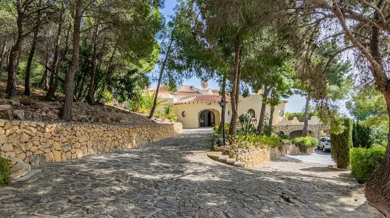 Chalet en Altea la Vella con Spa, Piscina y Vistas al Mar