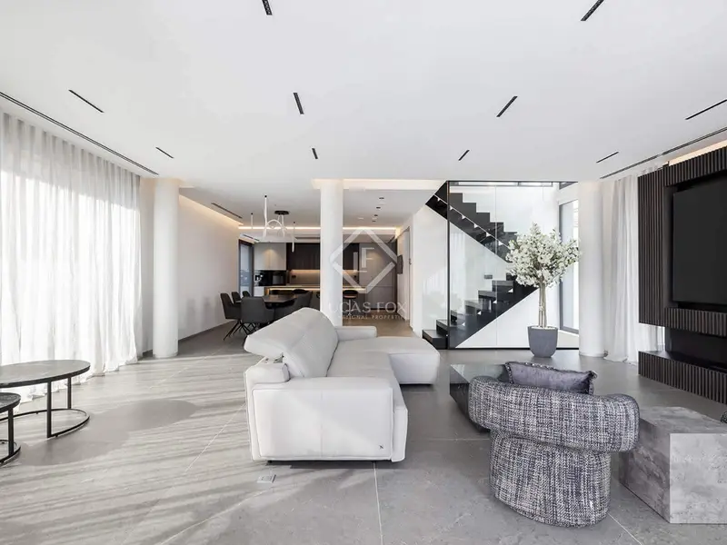 Chalet de Lujo en Sarria con Piscina Privada y Gimnasio