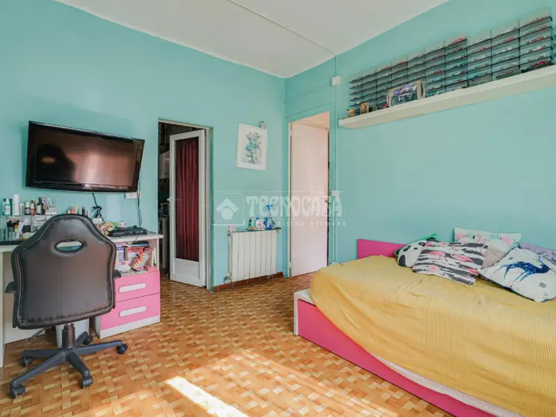 Piso en venta en Nou Barris 3 habitaciones cerca de Fabra i Puig