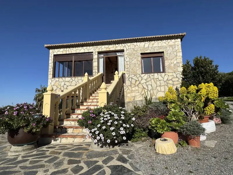 Villa en El Gastor con Casa de Invitados y Dos Piscinas