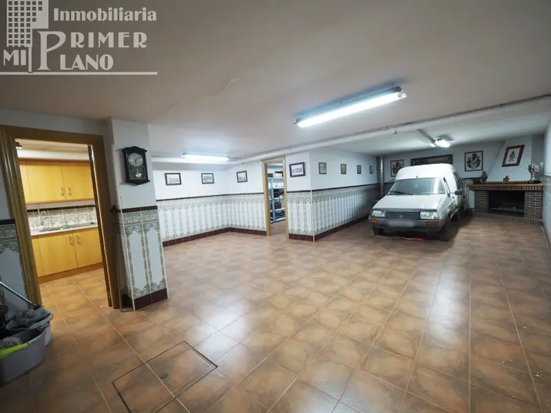 Venta Adosado con chimenea en Avda. Juan Carlos I, Tomelloso - Ref: C310