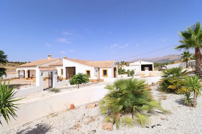 Cortijo de Lujo en Venta 5 Dormitorios Piscina Privada