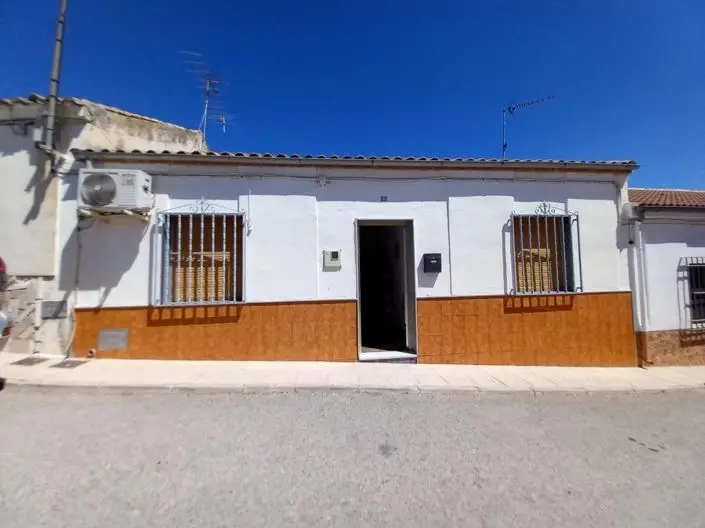 Bungalow 4 Dormitorios en Venta Pueblo Tranquilo