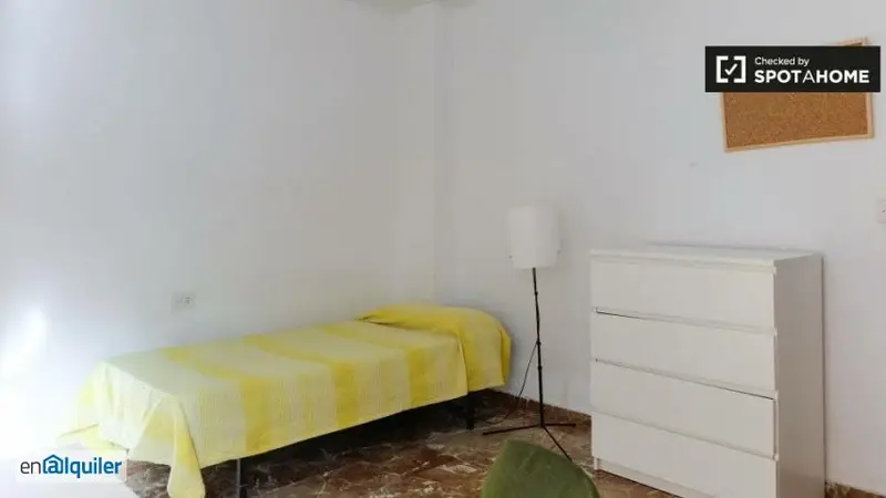 Habitaciones en Alquiler Gran Apartamento Cerca Universidad Cartuja