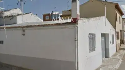 Casa en Venta en Saelices con 3 Dormitorios y Terraza con Barbacoa