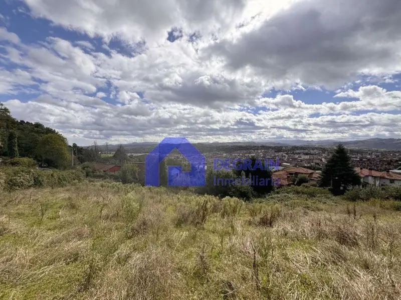 Parcela Edificable 858m² en Naranco Oviedo