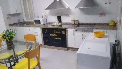 Chalet en venta en Calle Bierzo No Number