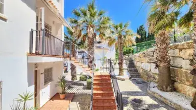 Atico Duplex Reformado con Vistas al Mar en Manilva