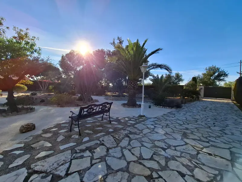 Chalet en Almajada Mutxamel con Jardin 2000m2