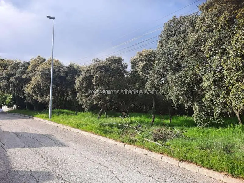 Solar Urbano en El Casar 780m² - Urbanizacion Exclusiva