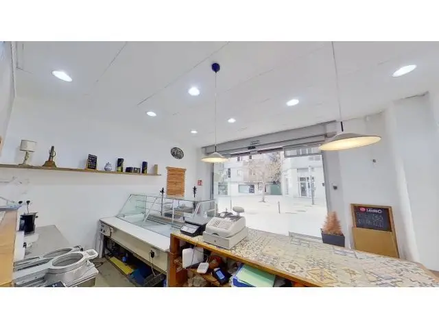 Local Comercial en Castelldefels Centro - Oportunidad para Inversores