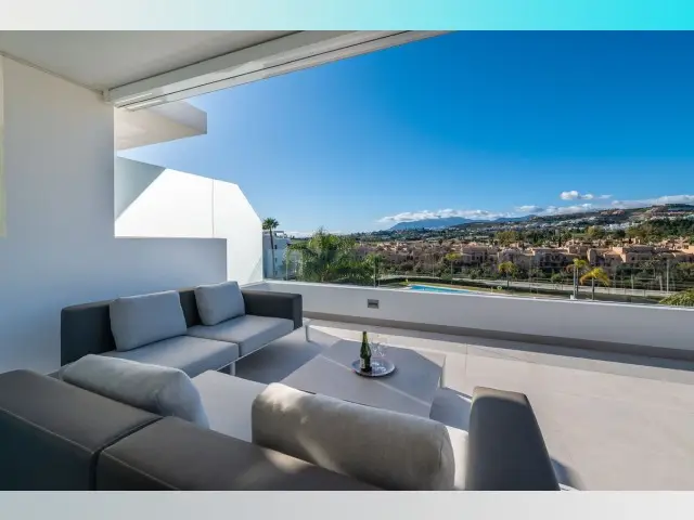 Apartamento 3 Dormitorios Atalaya Estepona Golf Playa Lujo