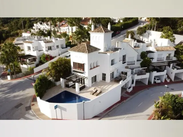 Adosado de Lujo 4 Dormitorios en Istán Costa del Sol