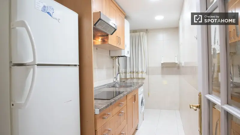 Habitacion Madrid Piso 4 Dormitorios Amueblado