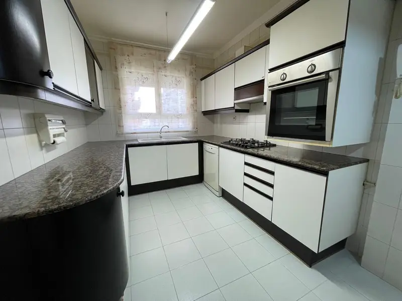 Piso 4 habitaciones 142m2 Sabadell Parking