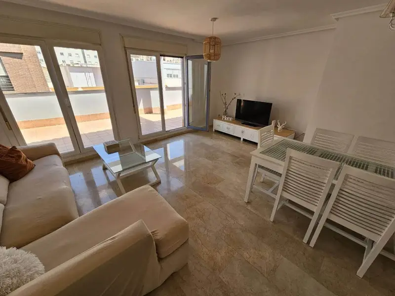 Atico en Alquiler en Mercado Alicante 3 habitaciones 2 baños