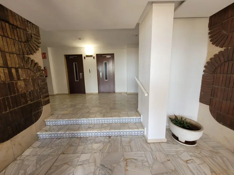 Apartamento en venta con vistas espectaculares y piscina