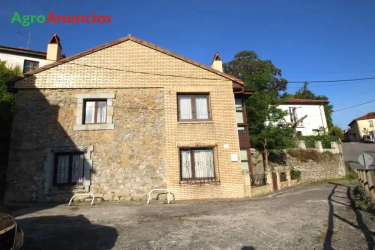 Venta  de Casa en el centro de comillas en Cantabria