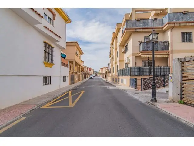 Piso en venta Hijar Las Gabias con garaje y trastero