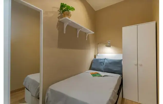Habitacion en Ronda de la Universitat