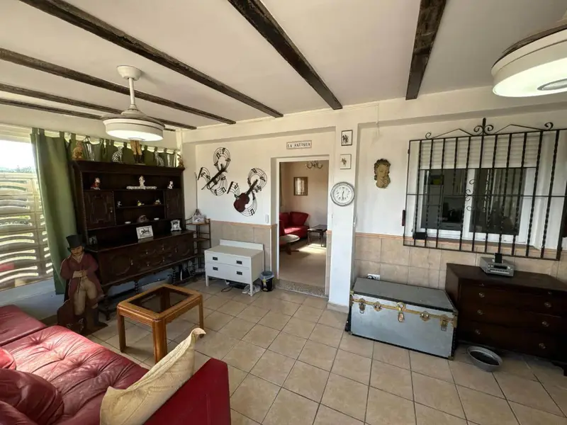 Chalet en Oliva Playa con Vistas Impresionantes