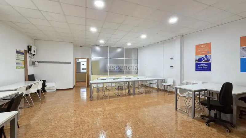 Local Comercial en Gandia: Oficinas o Centro de Formacion