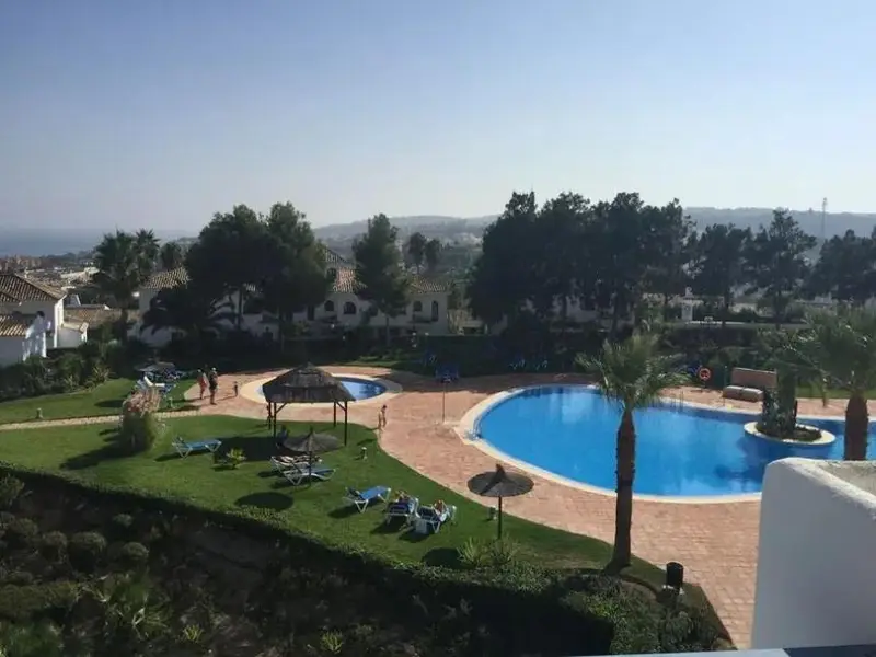 Apartamento en San Luis de Sabinillas con Vistas al Mar
