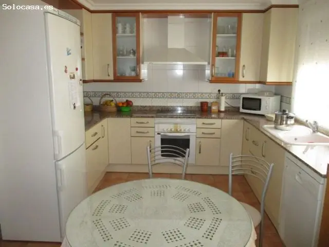Adosado en Almansa zona San Juan 4 habitaciones 3 banos