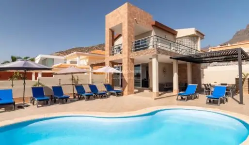 Casa Chalet en Venta Adeje Moderna 4 Dormitorios Piscina Privada