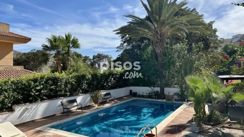 Chalet en venta en Calle Gardenias
