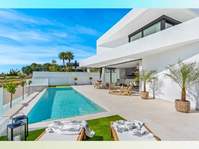 Villa de Lujo en Polop 3 Dormitorios Piscina Infinita