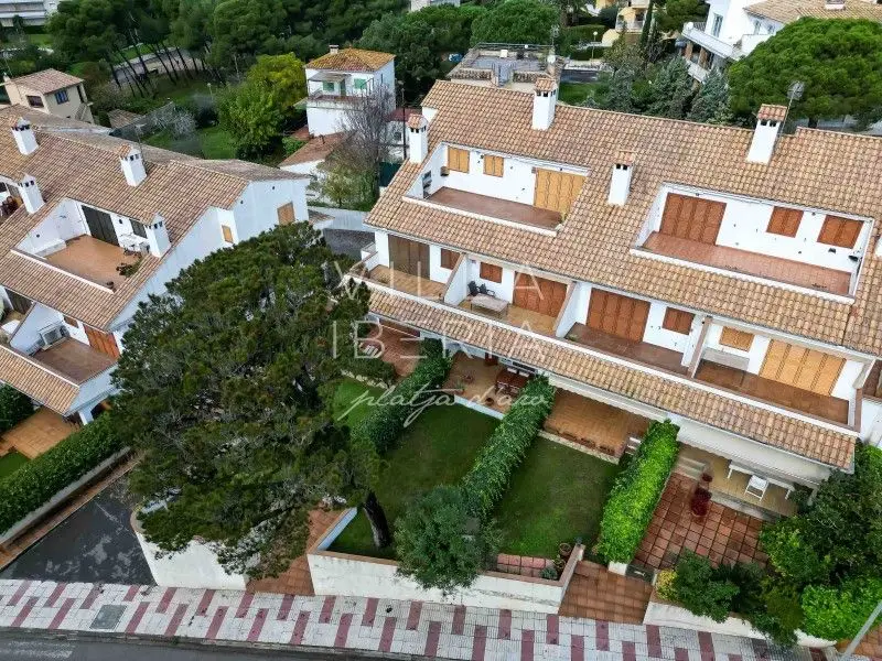 Apartamento con Terraza y Jardin en s Agaro