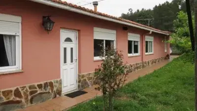 Casa en venta en Calle Lugar Travesas, Número 19