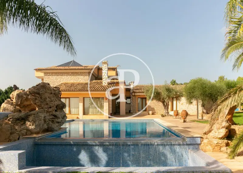 Villa de Lujo en Puntiró con Vistas a la Bahía de Palma
