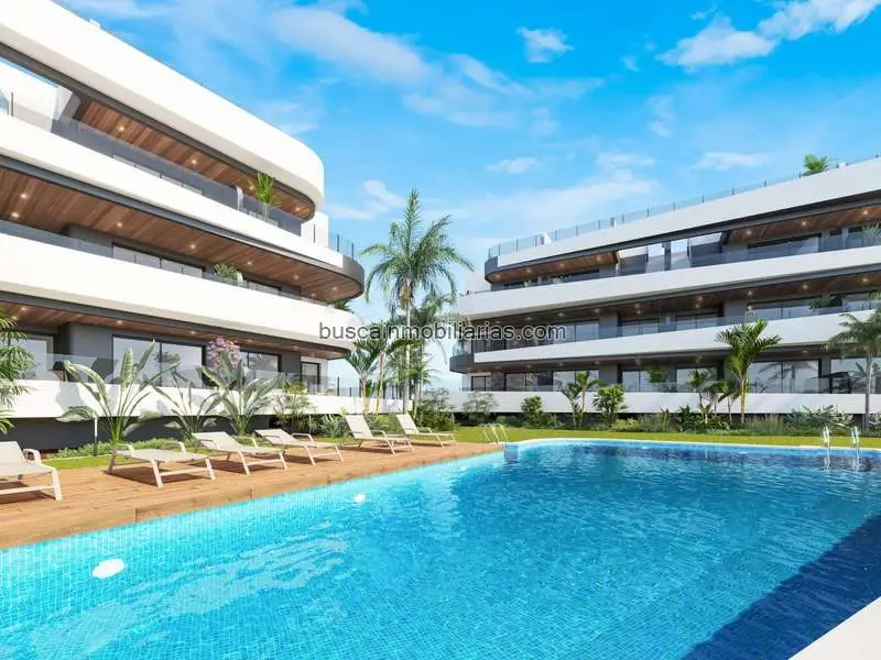 Apartamento en Los Alcázares Primera Linea de Golf