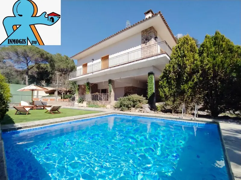 Casa en Venta Santa Eulalia de Puig Oriol con Piscina y Jardín